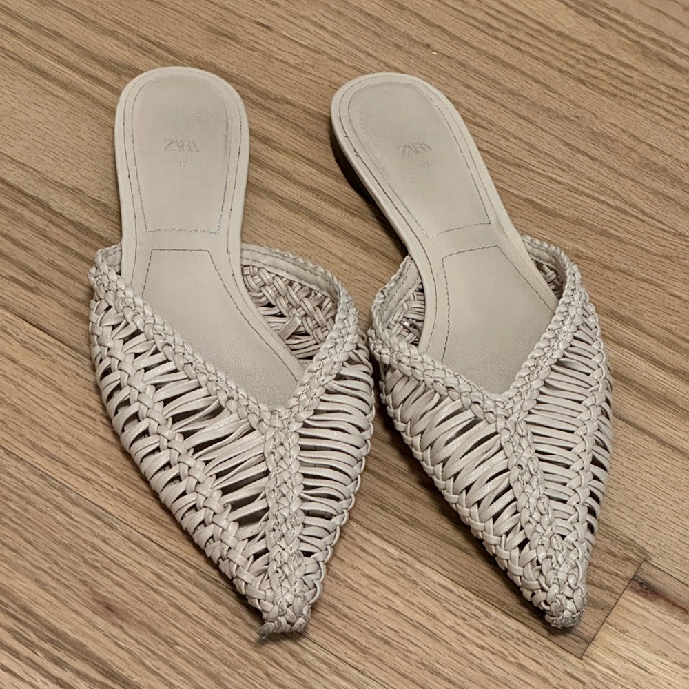 Zara Women's Beige Woven Mules